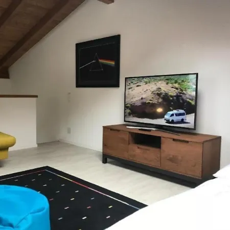 Ferienhaus, Ideal Fur Zwei Paarefamilien Piazzogna